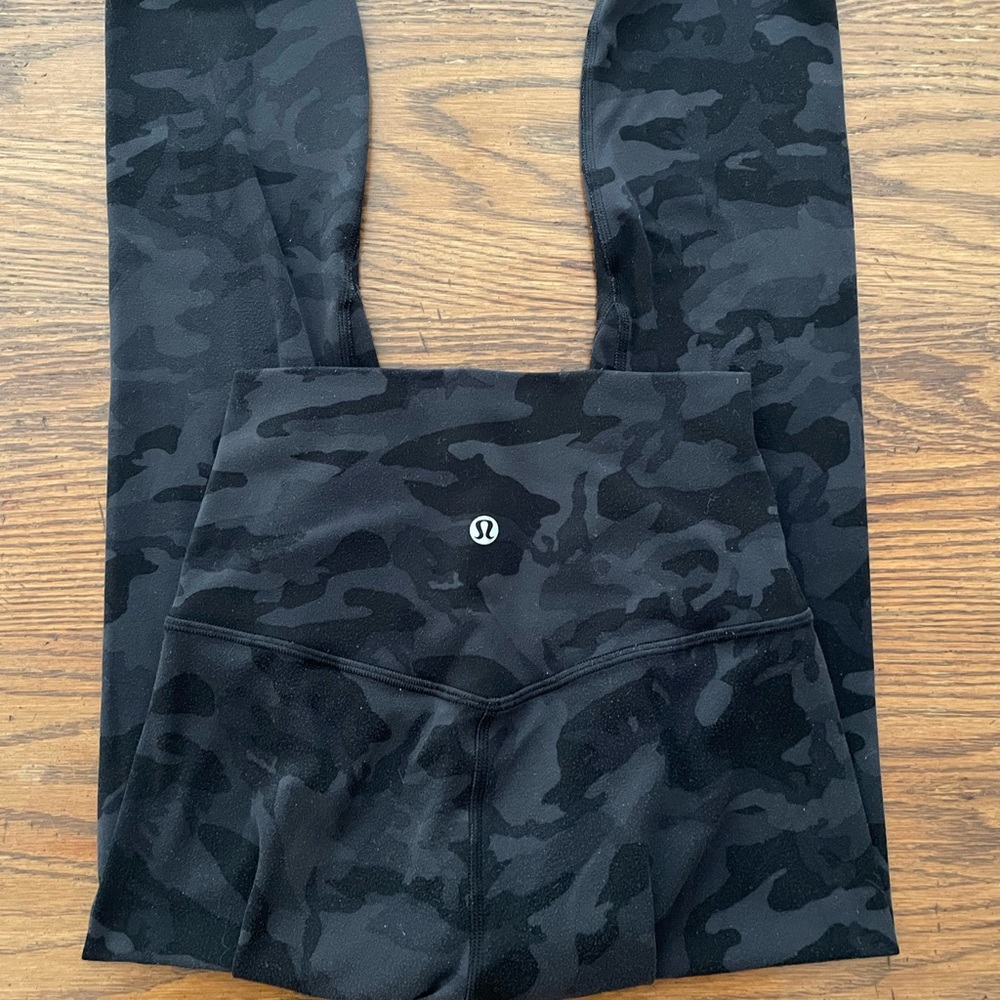 Lululemon Crop Aligns